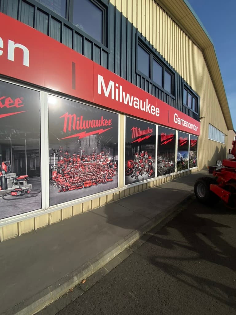 Façade du showroom Felten Shop à Weicherdange — vitrines Milwaukee, revendeur officiel au Luxembourg